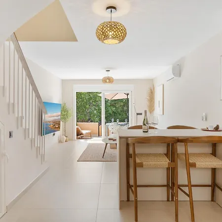 Casa Eva Ref #97 *